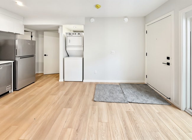 Building Photo - 9305-9123 123 Ave NW