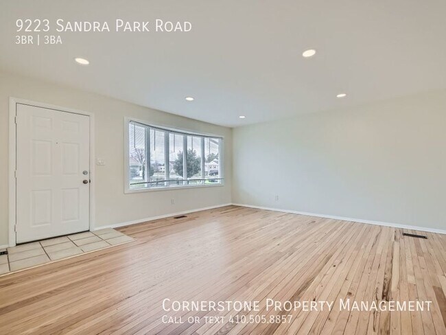 Building Photo - 3 Beds 2.5 Baths | $2600 | 9223 Sandra Par...