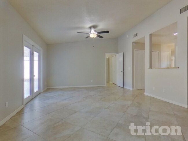 Foto del edificio - 2440 Princeton Rd