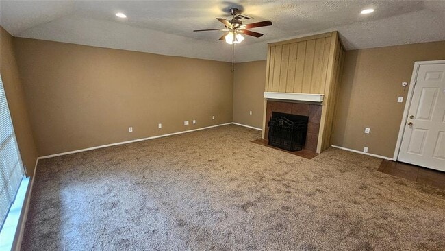 Building Photo - 11226 Beauvoir Dr
