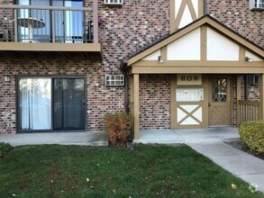 Building Photo - 809 S Dwyer Ave