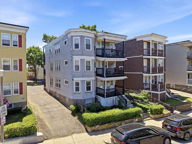 Building Photo - 72 Olney St
