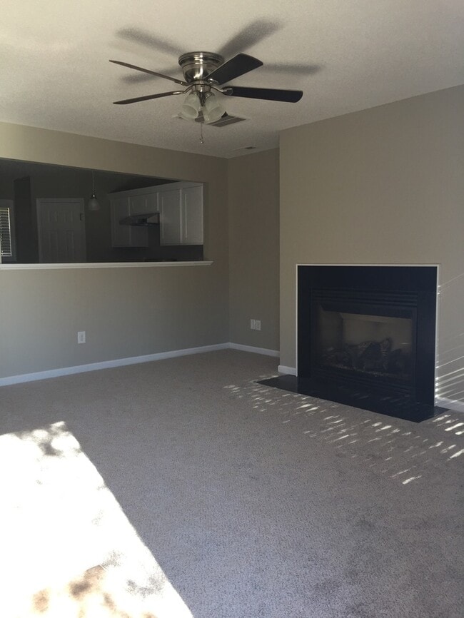 Building Photo - 808 Woodside Park Ln