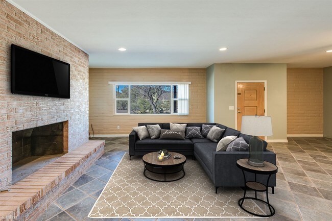 Foto del edificio - 7005 N Wade Rd