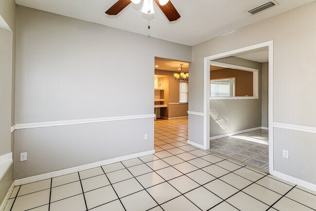 Foto del edificio - 15640 Little Ranch Rd