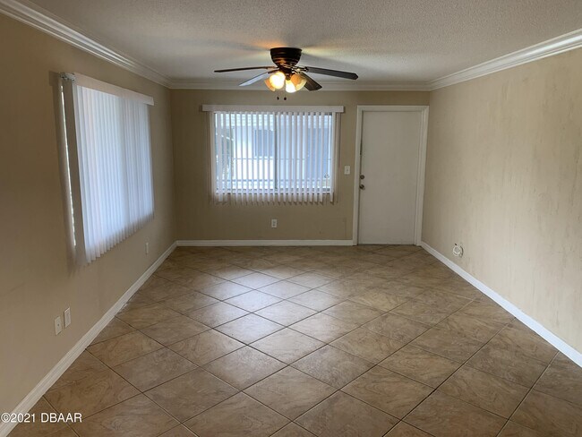 Foto del edificio - 303 Ridge Blvd