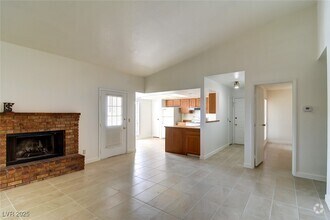 Building Photo - 3749 Carlyle Dr