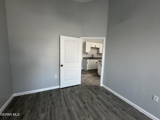 Foto del edificio - 10277 N Loop Dr