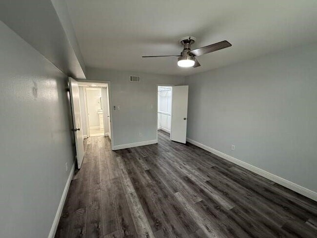 Foto del edificio - 355 N Post Oak Ln