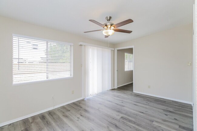 Foto del edificio - 3869 W Elgin St