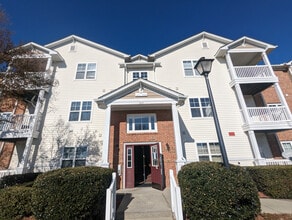 Building Photo - Room in Condo on Hyde Glen Ct