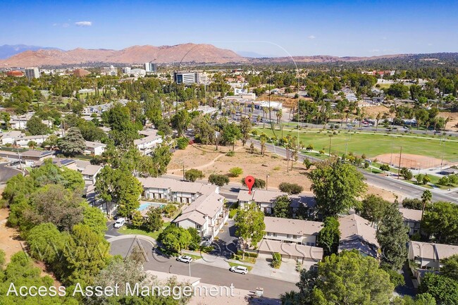 Foto del edificio - 4677 Knickerbocker Ln