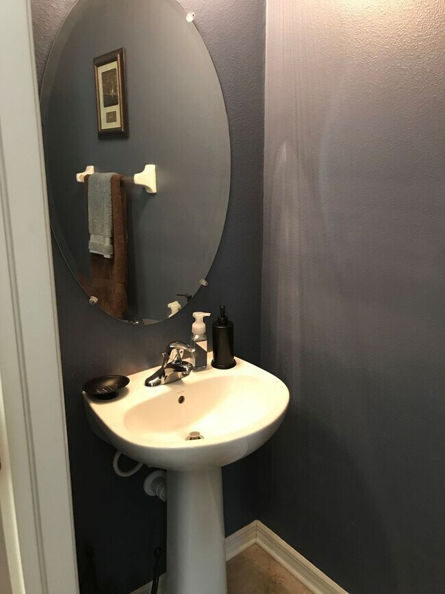 Foto del edificio - 2 Bedroom 2.5 Bathrooms Luxury Townhome in...