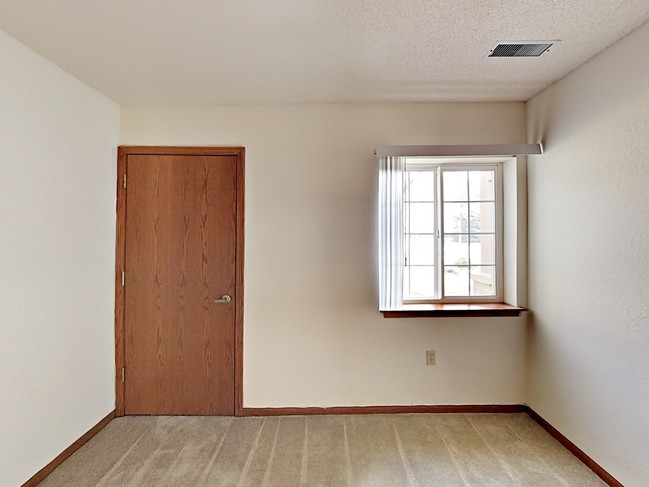 Image_ixdtFDRXst.jpg - Willow Brook Court