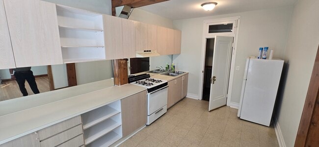Foto del edificio - 5236 W Fullerton Ave