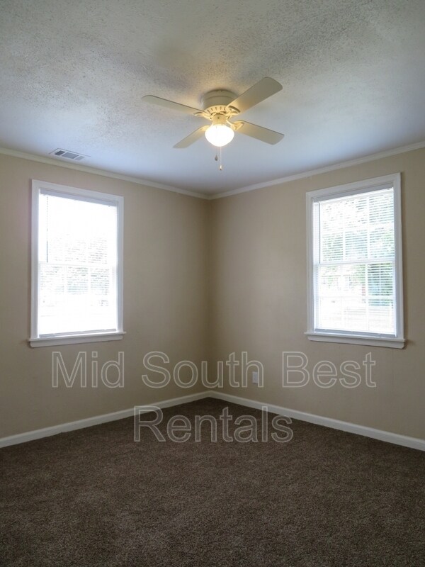 Building Photo - 443 Jacklyn Ave