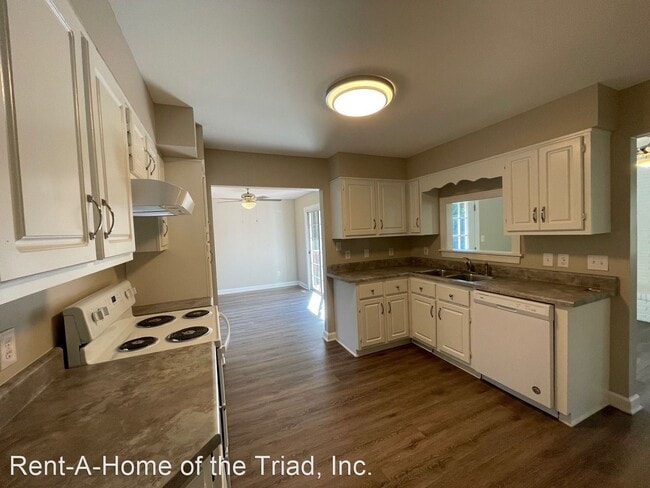 Building Photo - 3 br, 2 bath House - 204 Brushwood Road