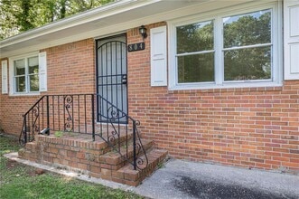 Building Photo - 804 Brookdale Dr SW