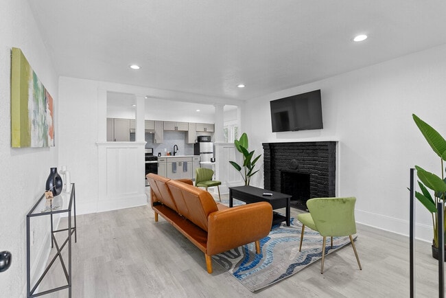 Building Photo - 316 E Amelia St