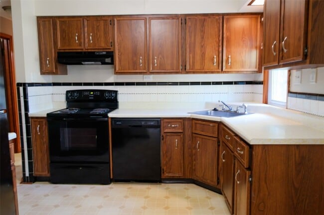 Building Photo - 1116 Bliss Dr