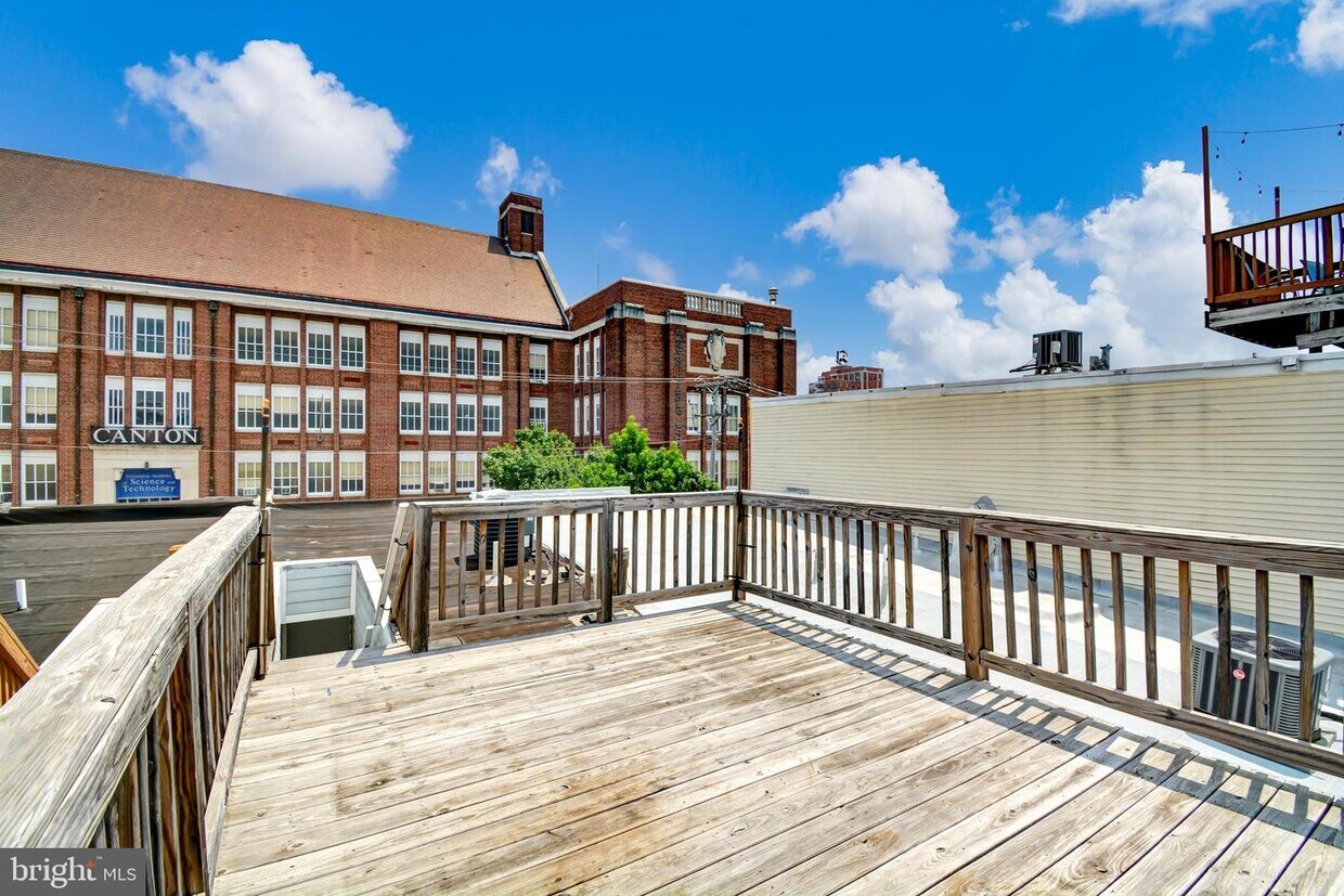822 S Highland Ave, Baltimore, MD 21224 Townhome Rentals in Baltimore