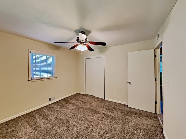 Foto del edificio - 849 Howard Ct SW