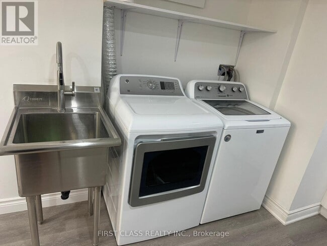 Photo du bâtiment - 126 Haven Hill Square