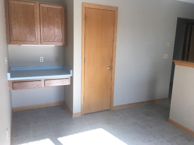 Building Photo - 2042 Cliff Alex Ct S