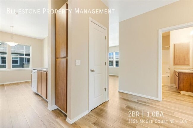 Foto del edificio - 1154 Mcgee Ct NE