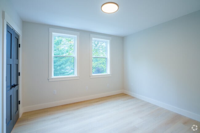 1BR, 1BA - 869SF - Bedroom - 100 Plank
