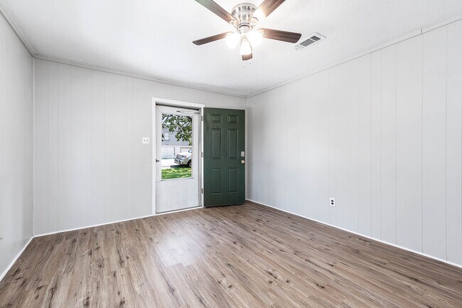 4850 S Park Ave_07 - 4111 Victoria Ave