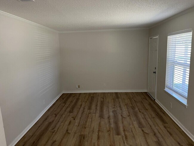 Photo - 208 Hosack St Apartment