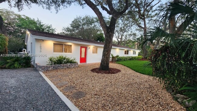 Building Photo - 16575 Old Cutler Rd