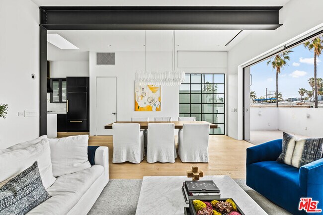 Foto del edificio - 1346 Abbot Kinney Blvd