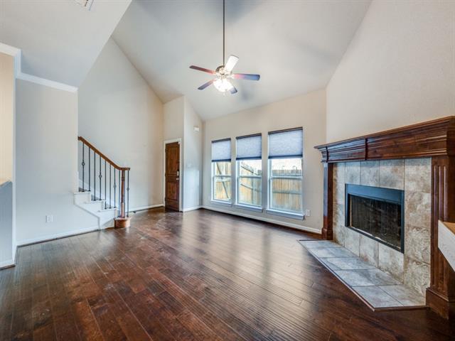 Building Photo - 2209 Highland Villa Ln