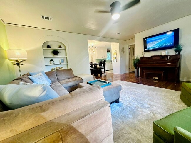 Foto del edificio - 27 Escalona Ave