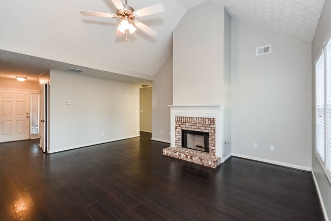 Building Photo - 1804 Cabana Chase