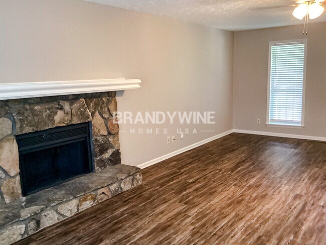Foto del edificio - 5649 Longbow Dr
