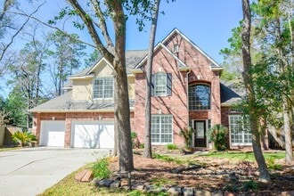 Building Photo - 14 Guinevere Pl