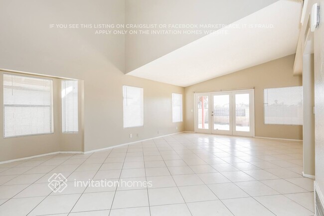 Building Photo - 10037 W Montecito Ave