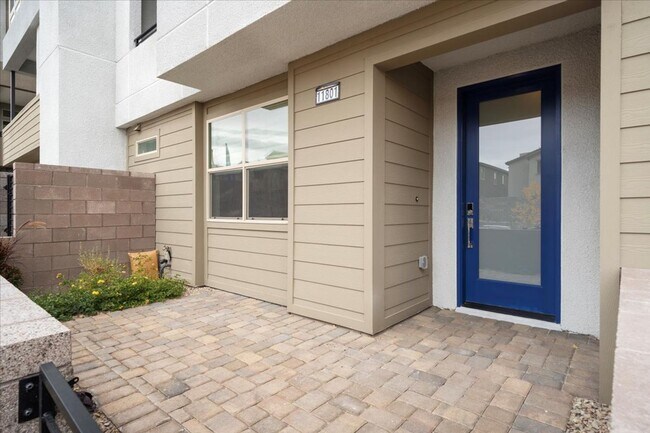 Building Photo - VIEWS!! VIEWS!! NEW CONSTRUCTION!!