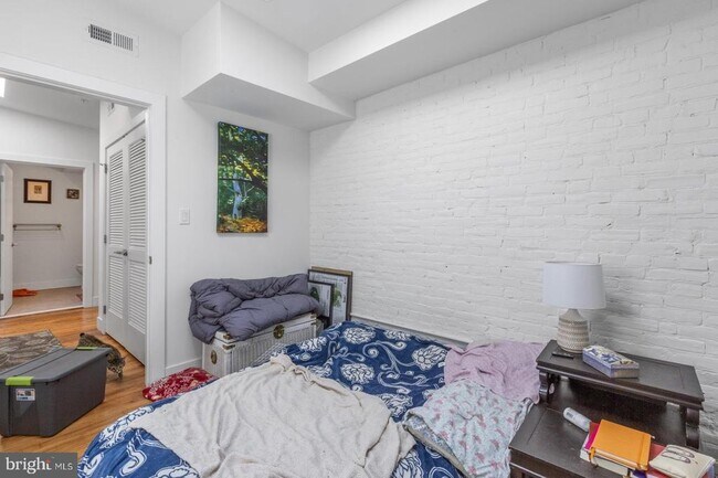 Foto del edificio - 1853 N Howard St