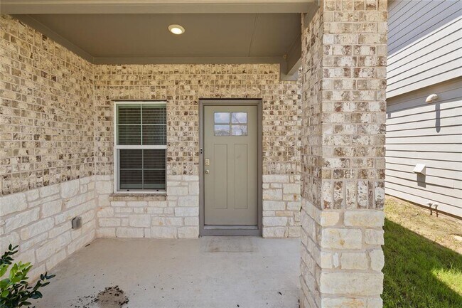 Building Photo - 2905 Maryanne Ln
