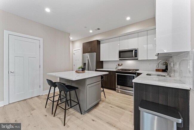 Foto del edificio - 818 Kennedy St NW