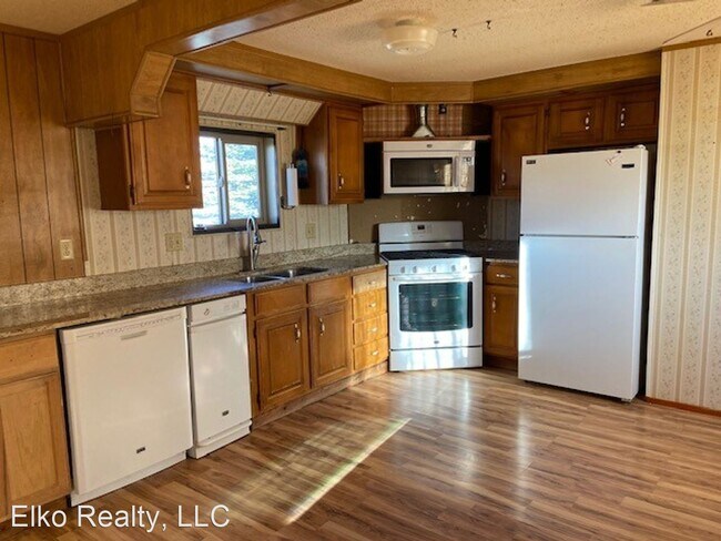 Building Photo - 3 br, 2 bath House - 2489 Chinook Drive