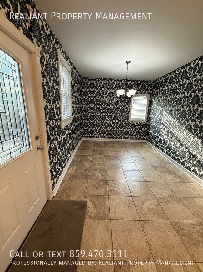 Building Photo - 711 W Maxwell St