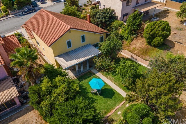 Building Photo - 916 W Bunker Hill Ave