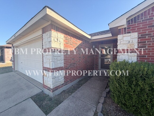 Foto del edificio - 125 Logan Ln