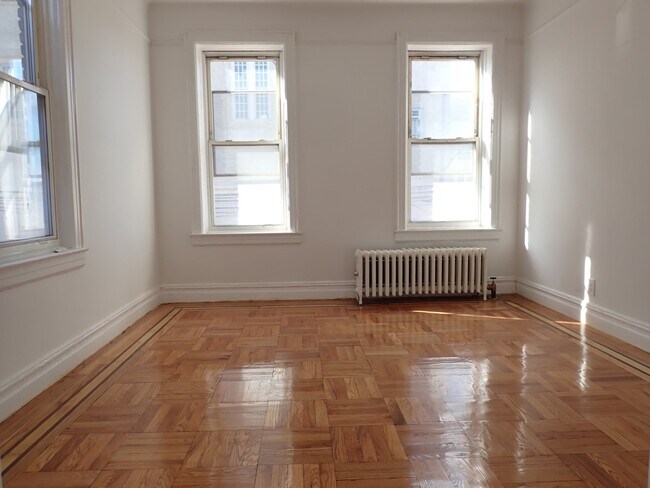 Foto del edificio - 663 E 94th St