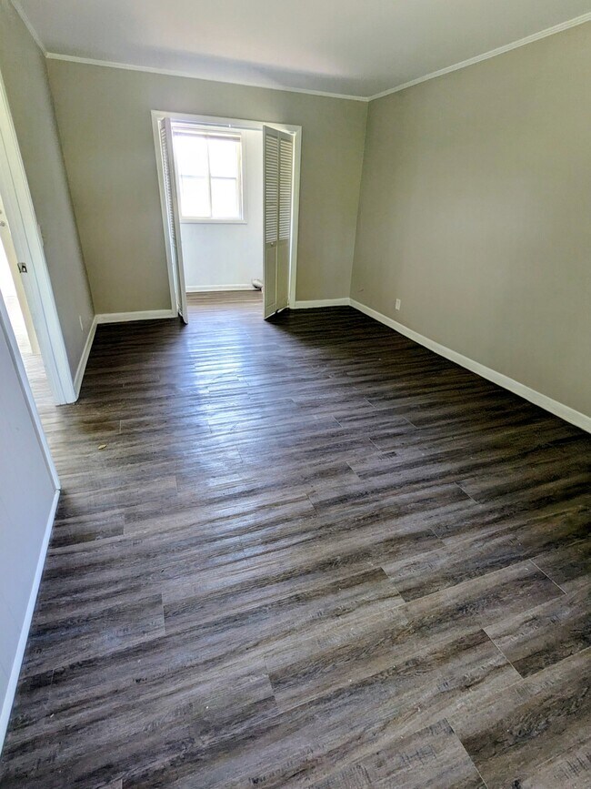 Foto del edificio - 1714 Southwind Dr